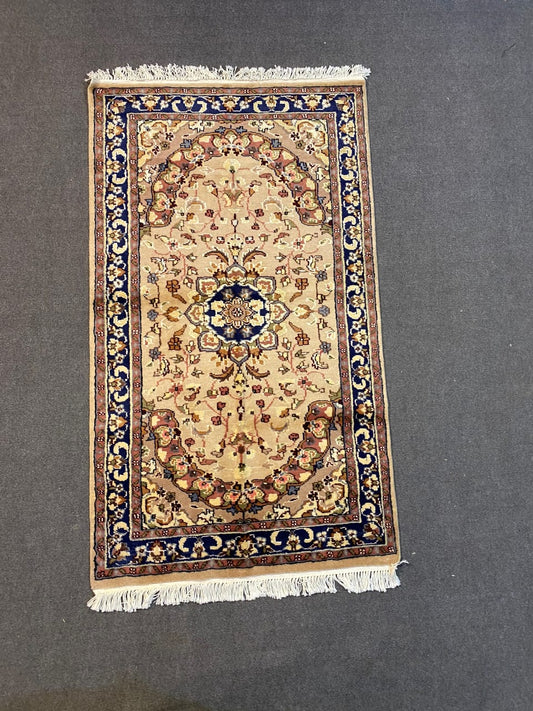 Pakistani Hand Knotted; Persian Carpet 3x5ft.